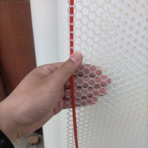 Plastic flat breeding mesh net for poultry