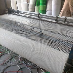 Plastic flat breeding mesh net for poultry